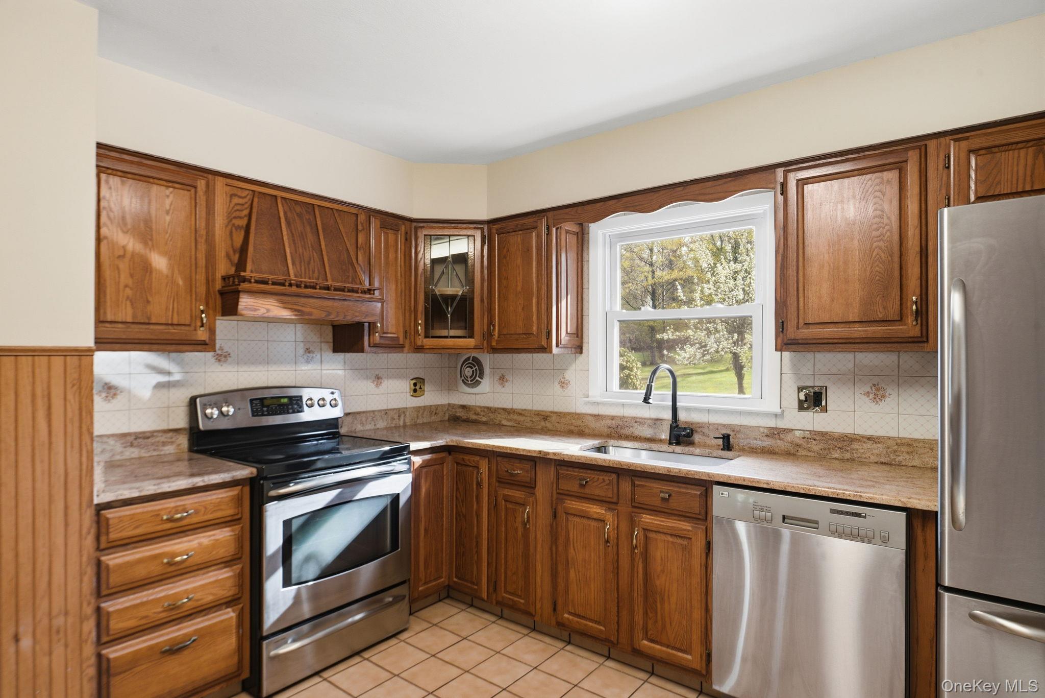 140 Chestnut Ridge Road Mahopac, NY 10541 - Photo 8 of 25
