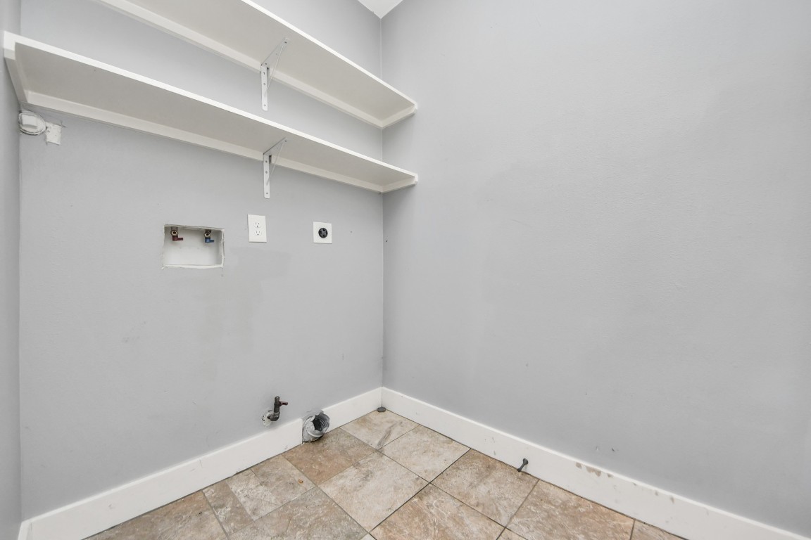 2820 Holman Street Houston, TX 77004 - Photo 21 of 38 a view of small space