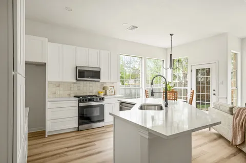 $475,000 | 4015 Sable Oaks Drive, Round Rock, TX 78664