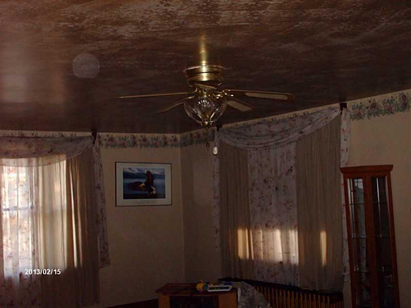 1507 Marshall Road Monaca, PA 15061 - Photo 4 of 15 Living Room.