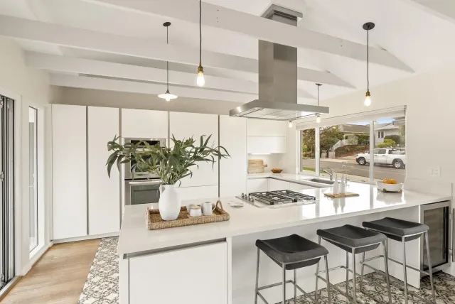 $3,875,000 | 6653 Avenida Manana, La Jolla, CA 92037