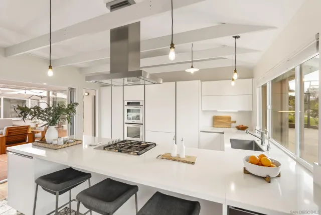 $3,875,000 | 6653 Avenida Manana, La Jolla, CA 92037