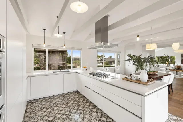 $3,875,000 | 6653 Avenida Manana, La Jolla, CA 92037