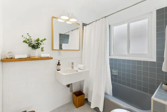 $3,875,000 | 6653 Avenida Manana, La Jolla, CA 92037