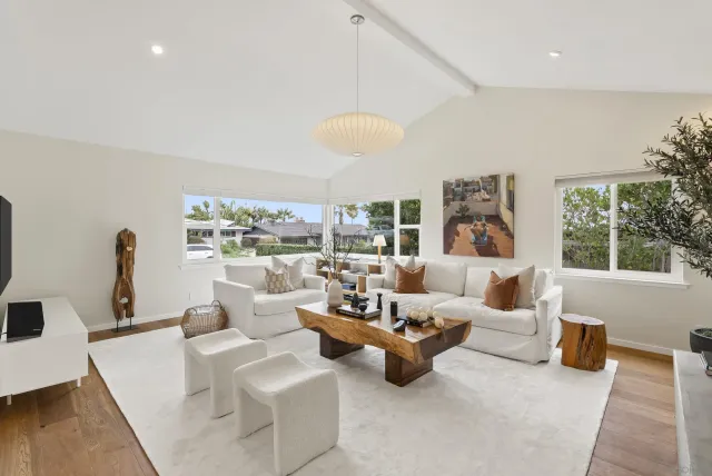$3,875,000 | 6653 Avenida Manana, La Jolla, CA 92037
