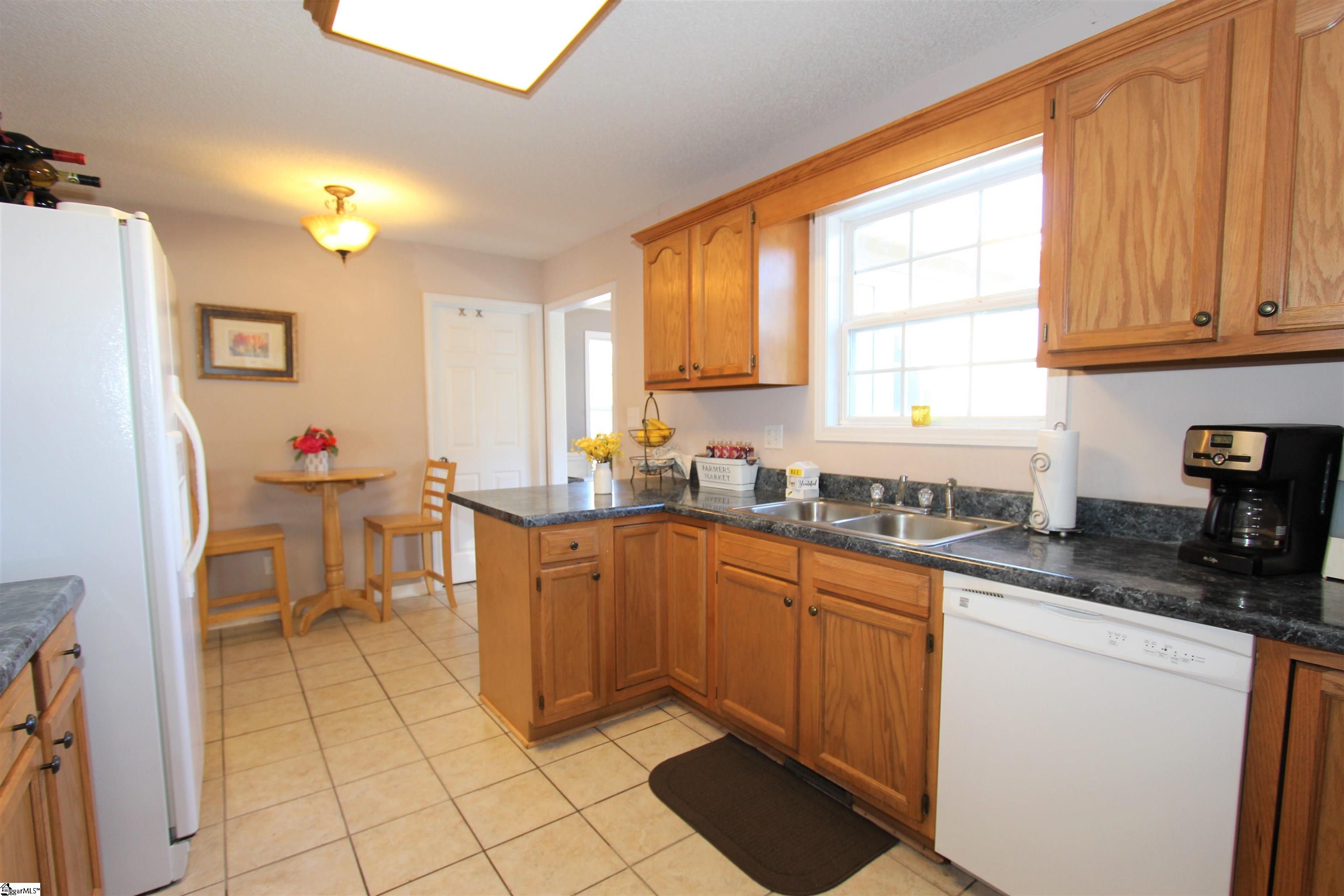 243 Summer Winds Lane Inman, SC 29349 - Photo 8 of 21