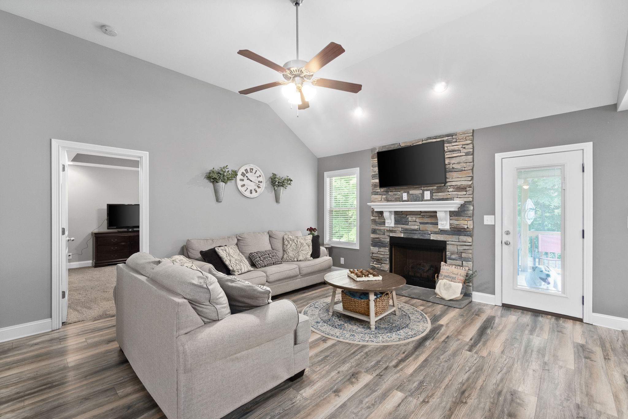 1888 Rains Road Clarksville, TN 37042 - Photo 8 of 33 Gallery Image 8