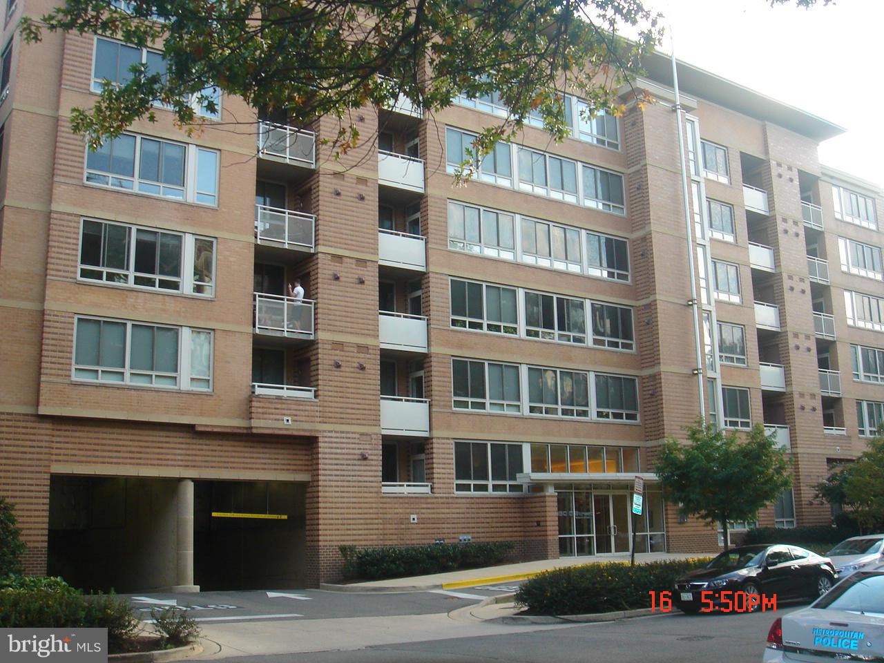 350 G Street Southwest, Unit N403 Washington, DC 20024 - Photo 1 of 5 a front view of a building with street view