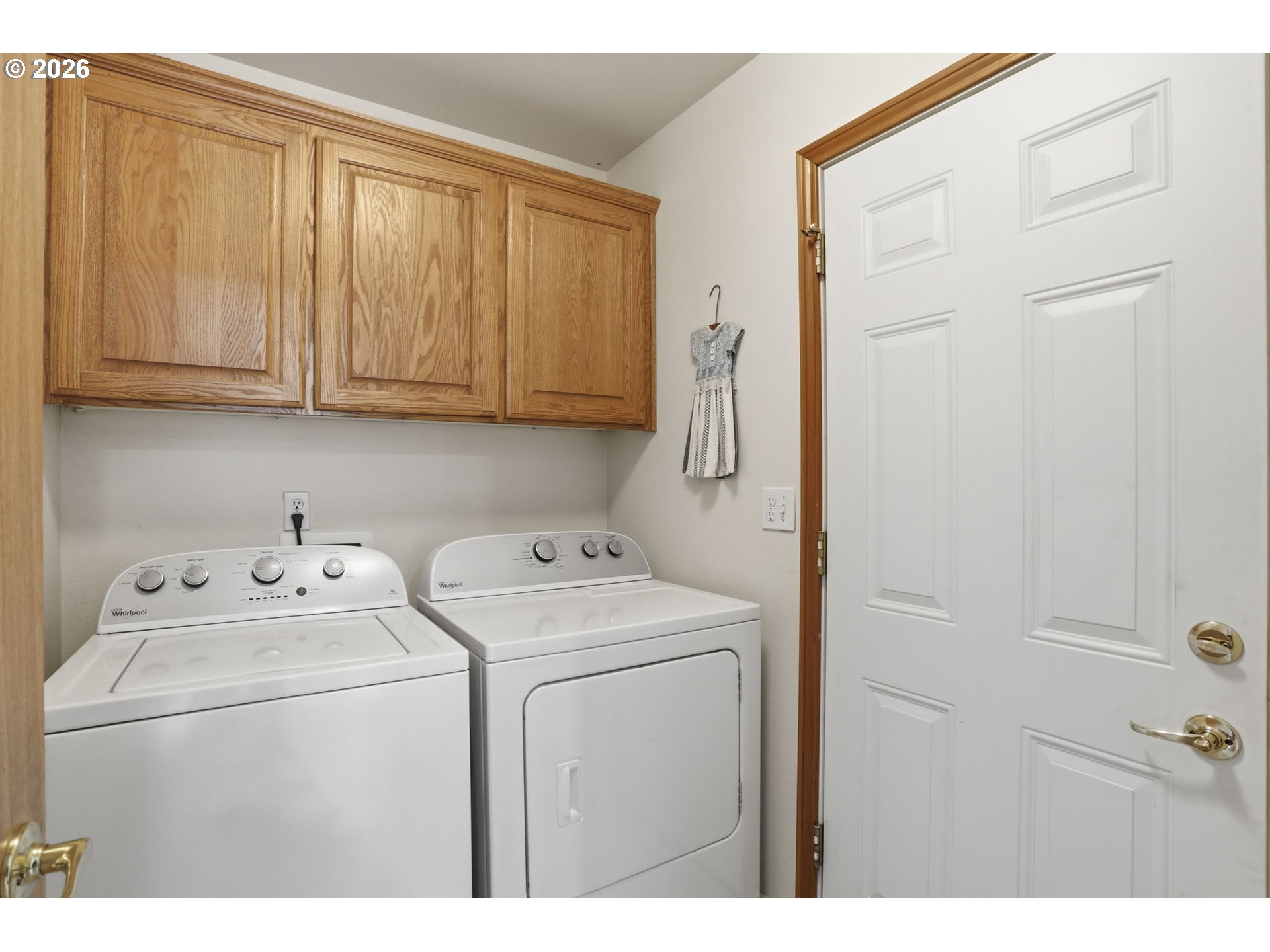 858 Southwest 24th Street Troutdale, OR 97060 - Photo 25 of 32 a utility room with dryer and washer