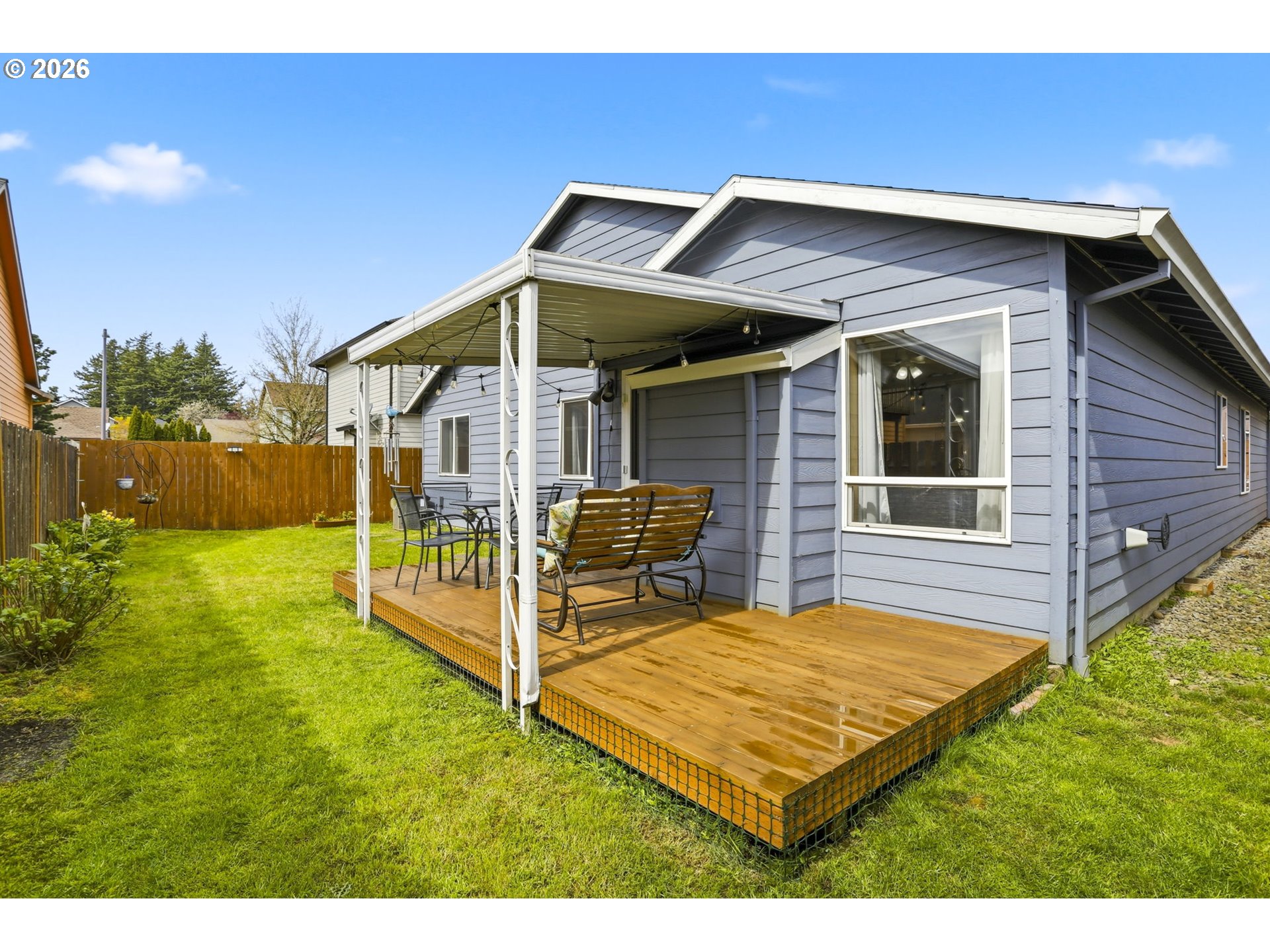 858 Southwest 24th Street Troutdale, OR 97060 - Photo 26 of 32 a front view of house with yard