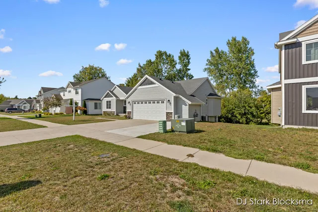 $351,000 | 523 Hill Valley Lane, Sparta, MI 49345