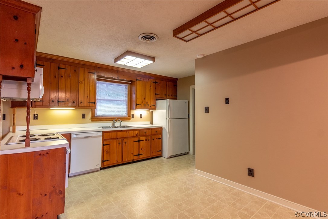 3841 Strawhill Road Richmond, VA 23231 - Photo 3 of 28 Gallery Image 3