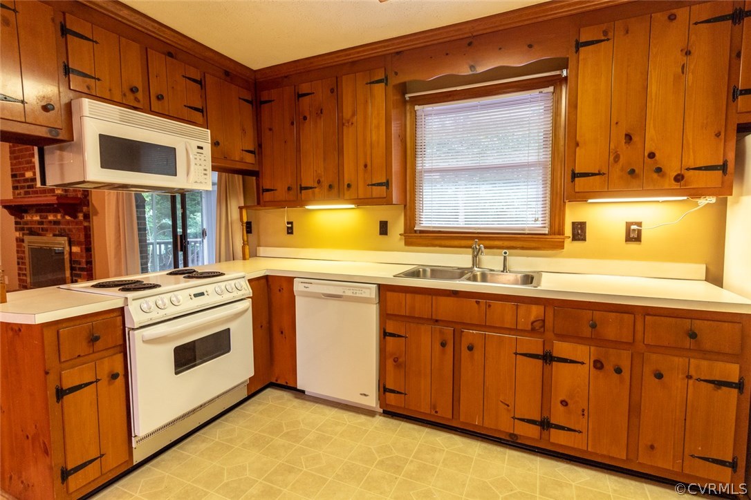 3841 Strawhill Road Richmond, VA 23231 - Photo 4 of 28 Gallery Image 4