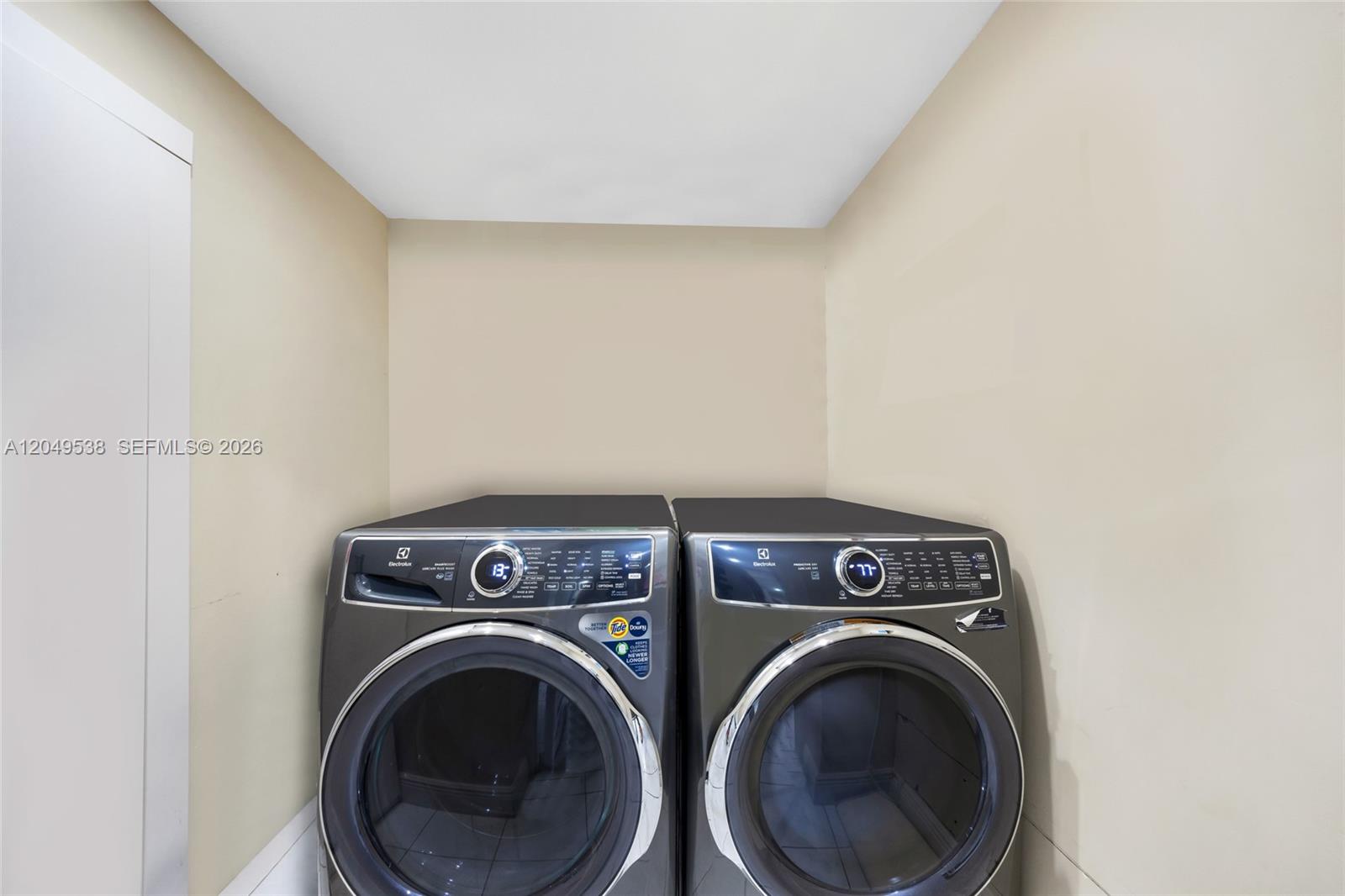 490 West 33rd Place Hialeah, FL 33012 - Photo 12 of 25