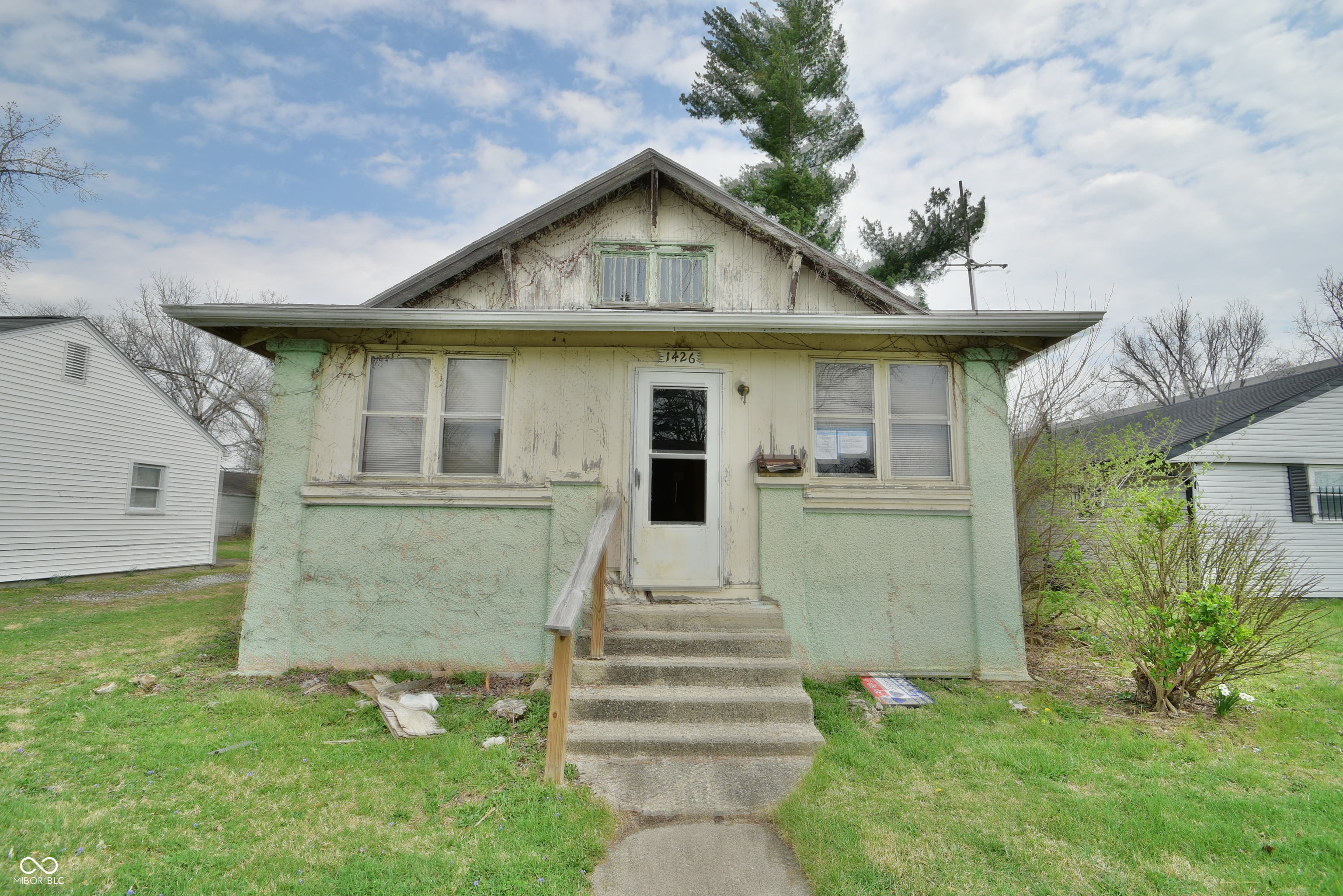 1426 Dewey Street Anderson, IN 46016 - Photo 1 of 17