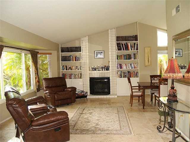 2095 Wandering Road Encinitas, CA 92024 - Photo 4 of 22 Vaulted Ceilings in LR, DR, FR and Master.