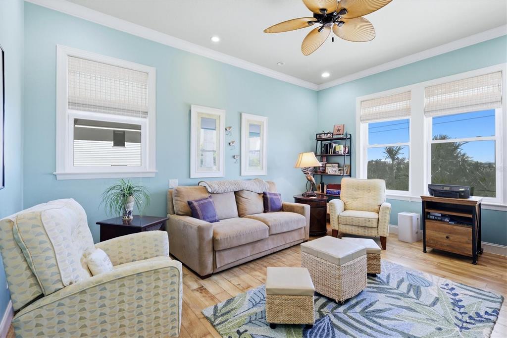 131 South Gulf Boulevard Boca Grande, FL 33921 - Photo 31 of 59 a living room with furniture