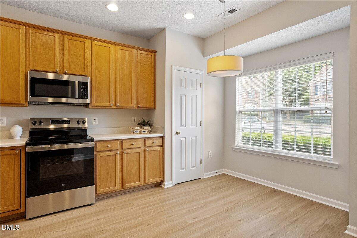 10962 Pendragon Place Raleigh, NC 27614 - Photo 8 of 32