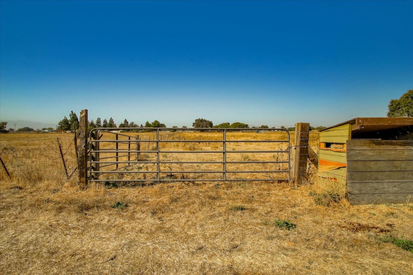 6520 Fairview Road Hollister, CA 95023 - Photo 21 of 39