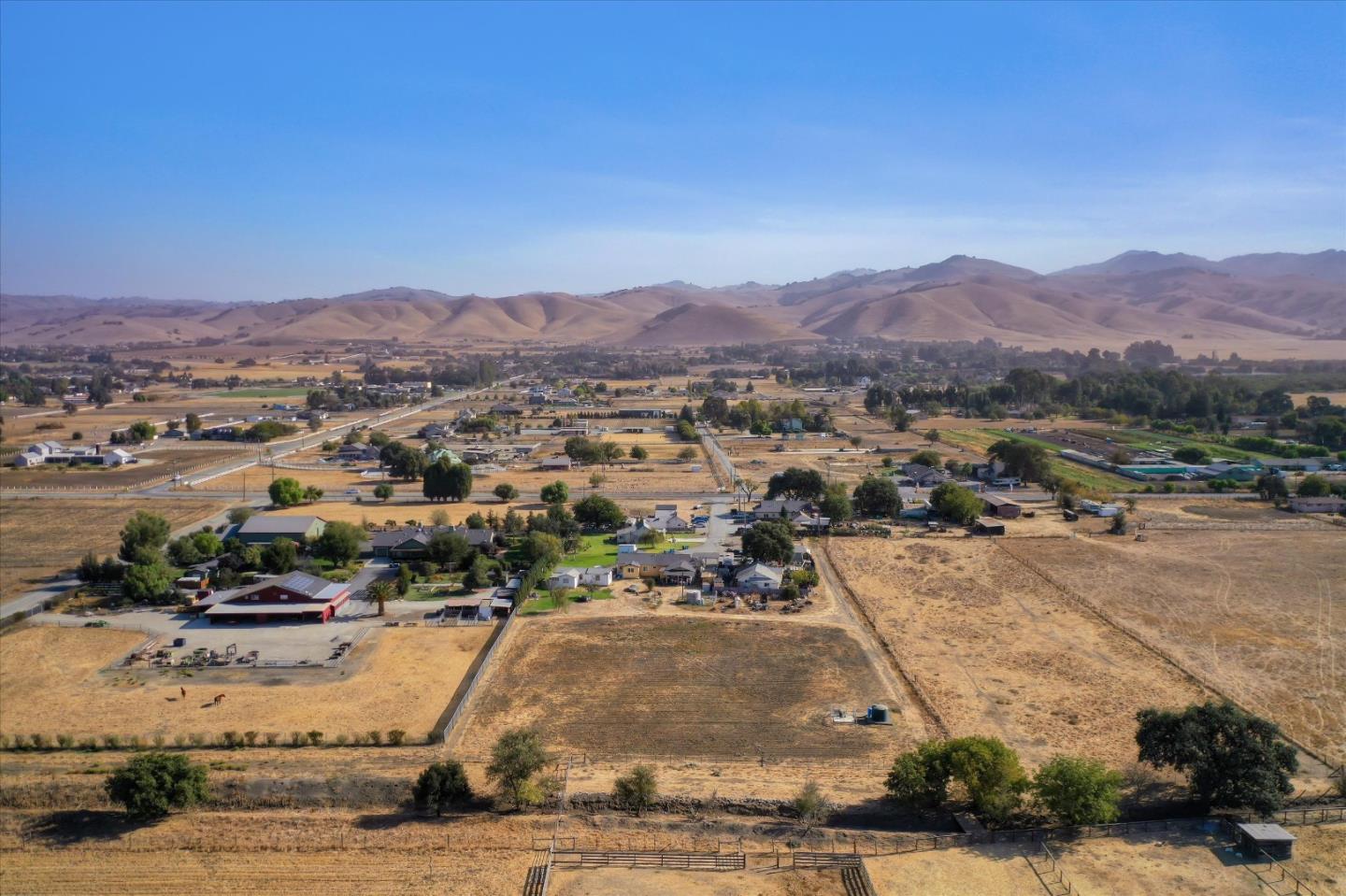 6520 Fairview Road Hollister, CA 95023 - Photo 33 of 39 a view of a city
