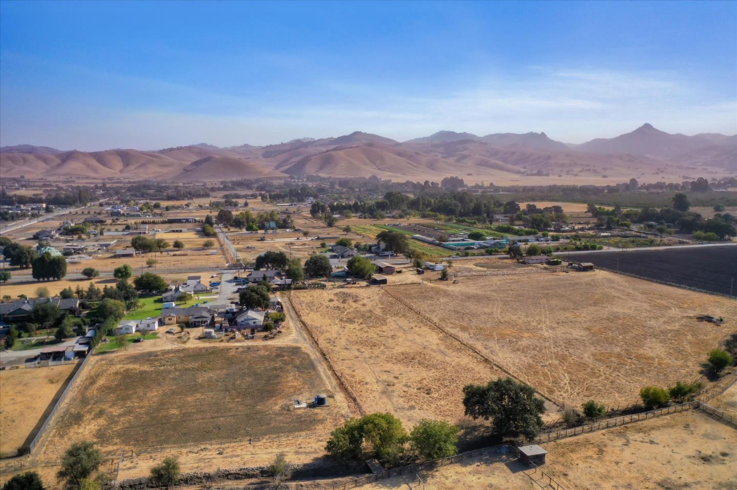 6520 Fairview Road Hollister, CA 95023 - Photo 35 of 39 a view of a city