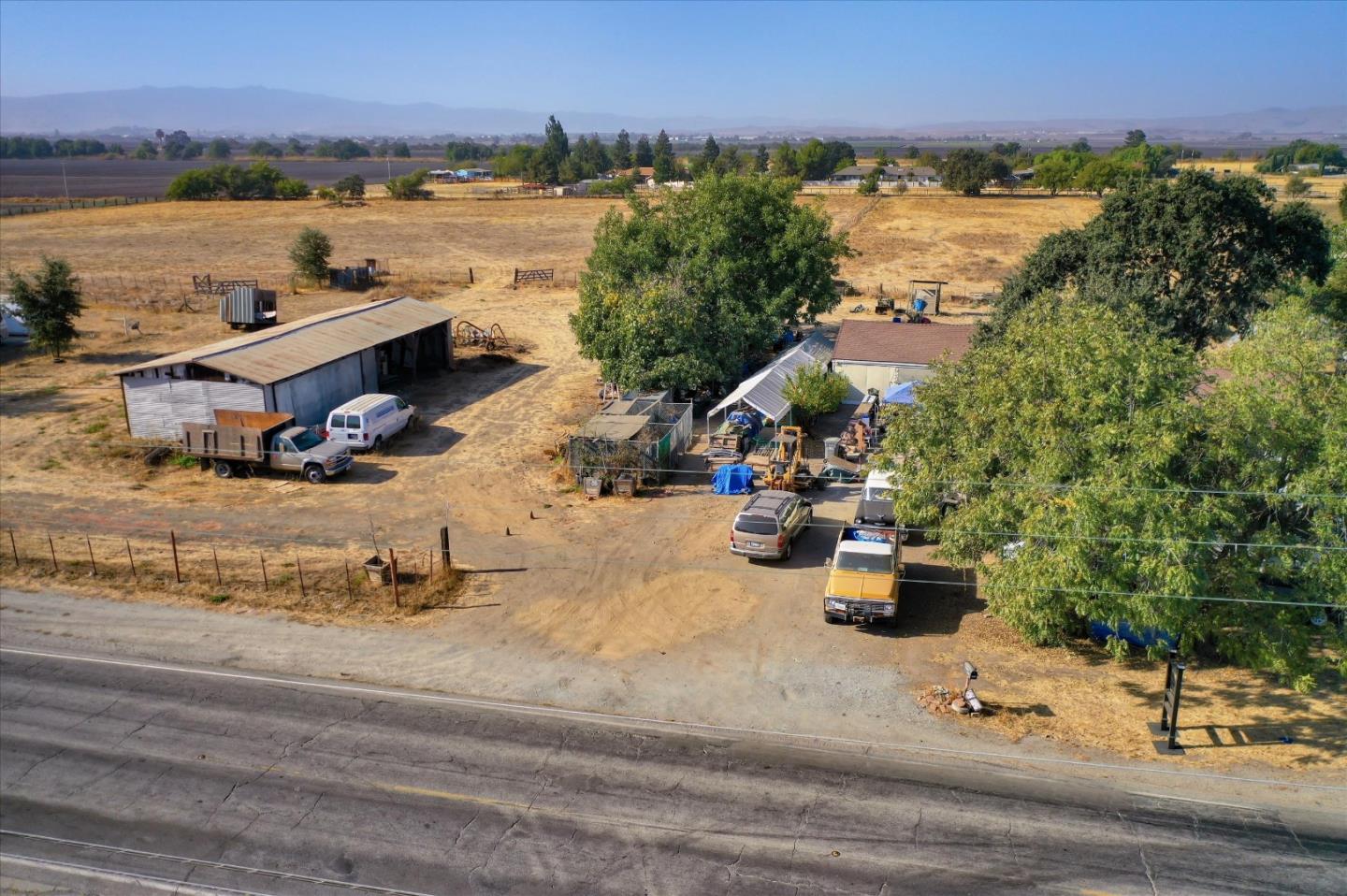 6520 Fairview Road Hollister, CA 95023 - Photo 39 of 39 a view of a lake with a mountain