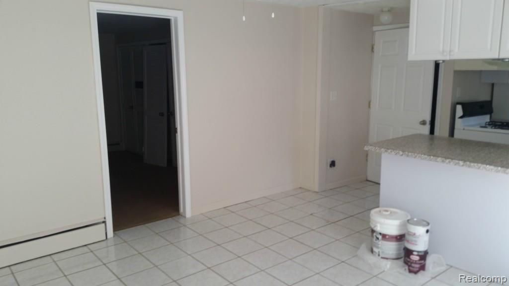 5733 Crescent Road Waterford, MI 48327 - Photo 2 of 5