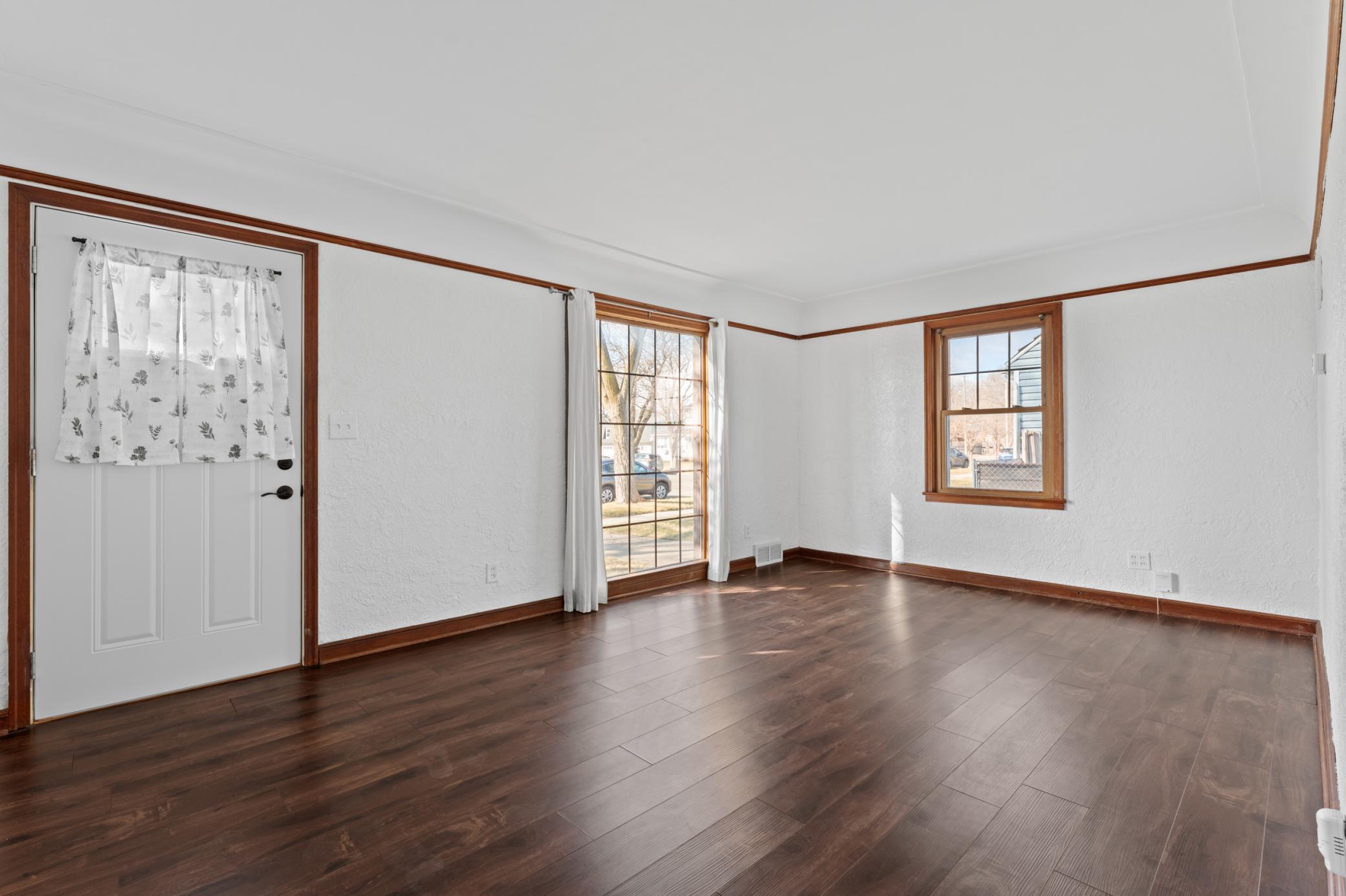 921 11th Street Southeast Rochester, MN 55904 - Photo 5 of 33