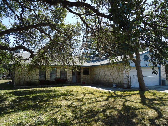 802 Country Road Blanco, TX 78606 - Photo 1 of 1 Main View