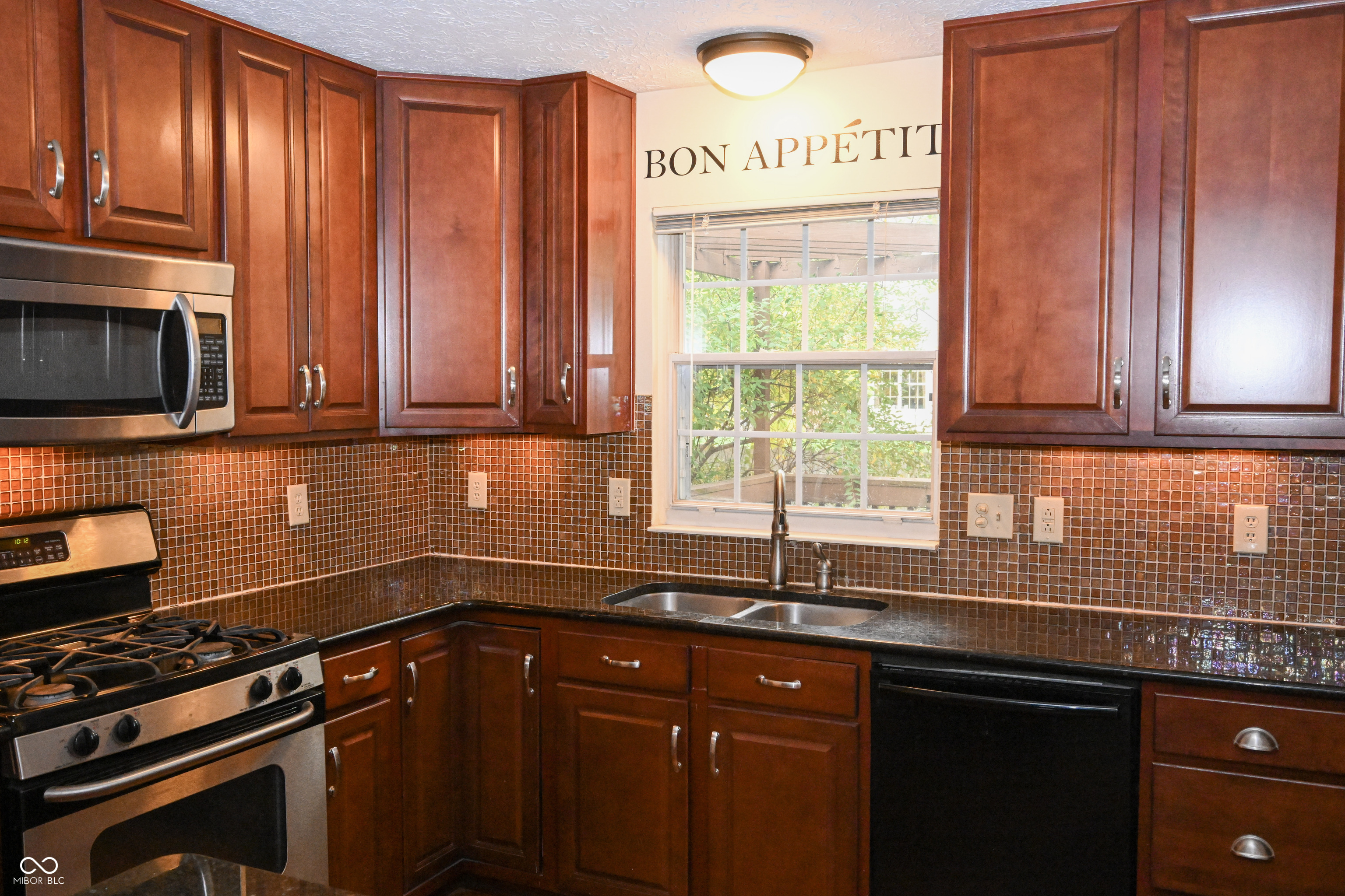 8013 Turkel Court Fishers, IN 46038 - Photo 4 of 25