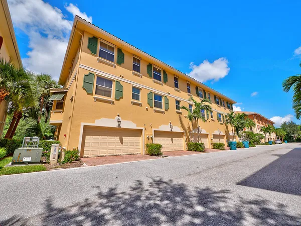 $2,995 | 1859 Via Boynton Beach, Boynton Beach, FL 33426