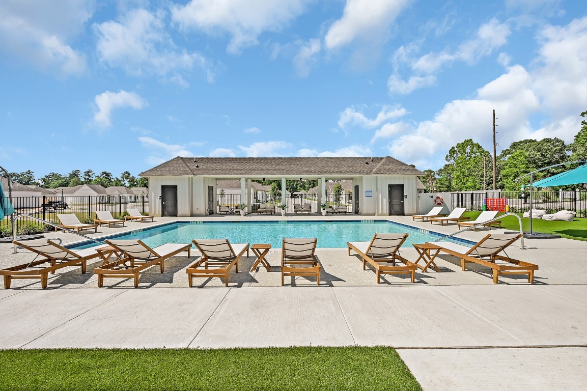 33455 Buckshot Lane, Unit 20 Spring, TX 77382 - Photo 18 of 22 Beautiful resort style pool and amenities!