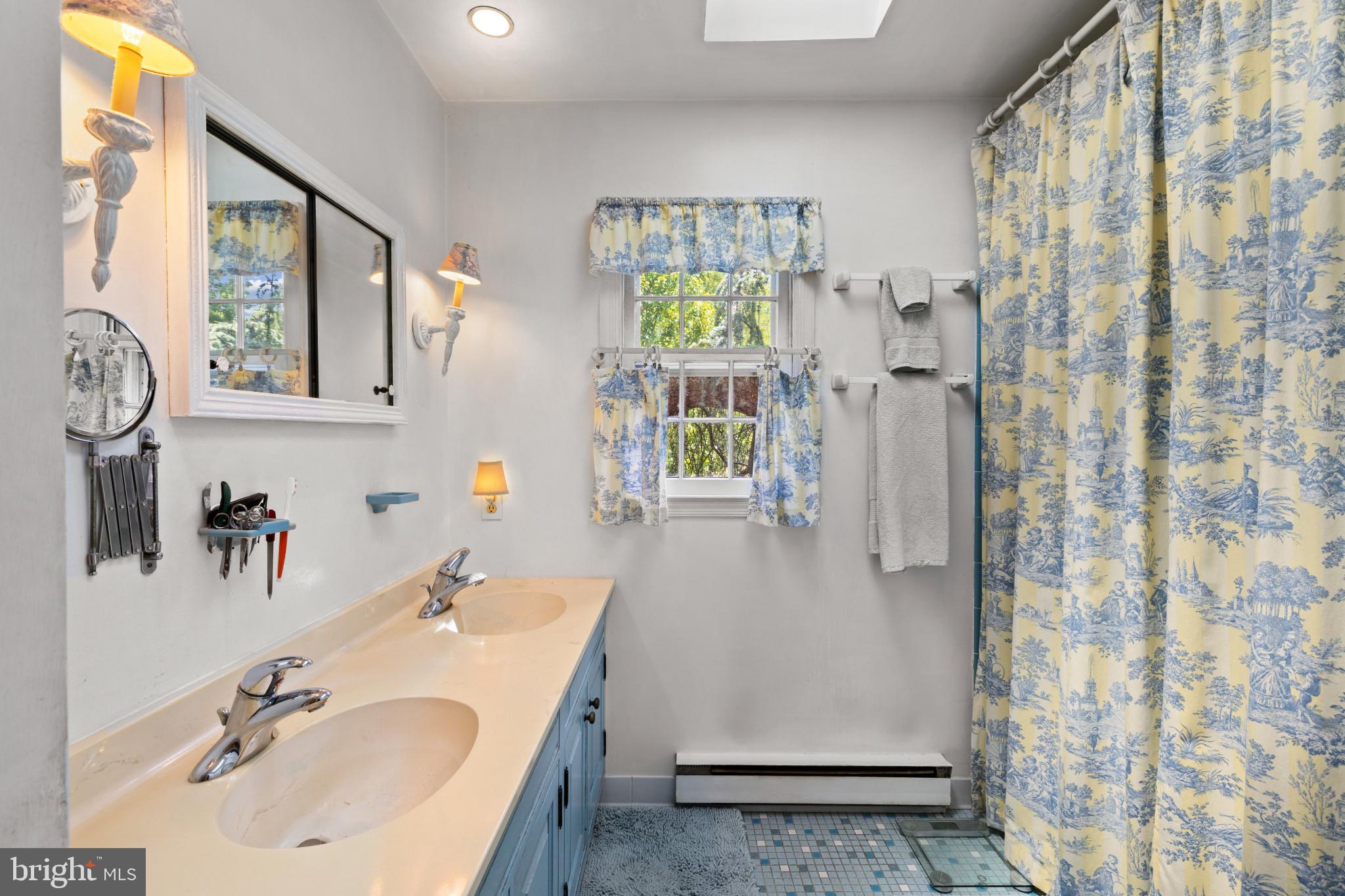 1552 Widows Mite Road Edgewater, MD 21037 - Photo 18 of 51 Ensuite bath