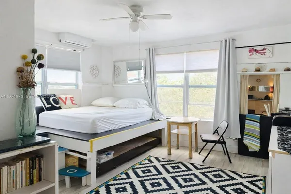 $1,600 | 428 Southwest 9th Street, Unit 15, Miami, FL 33130