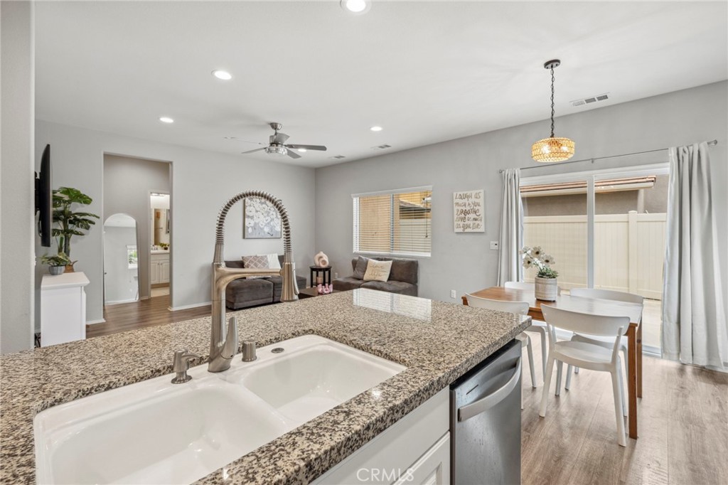 205 Spotted Saddle Way Fallbrook, CA 92028 - Photo 13 of 63