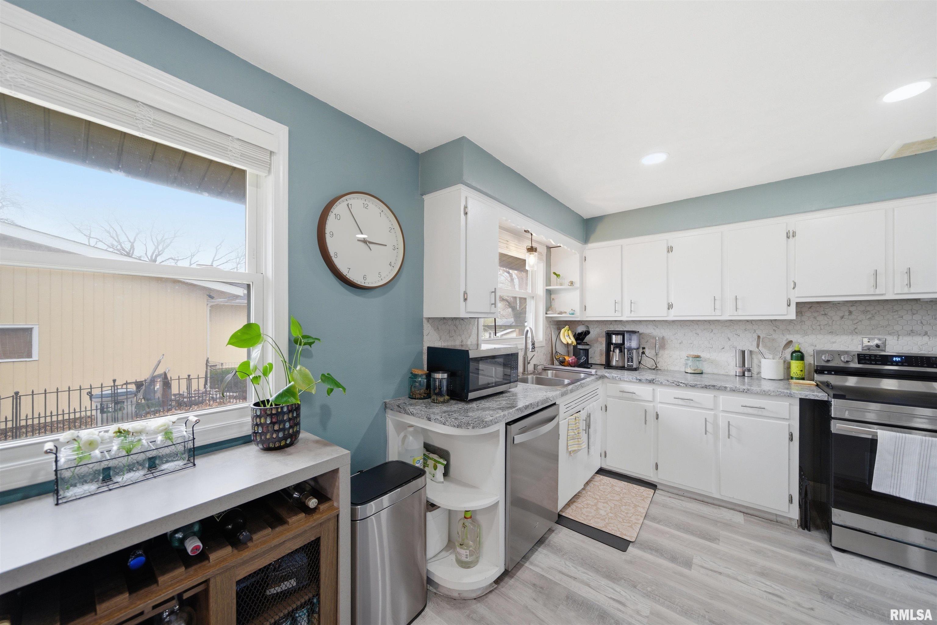 1601 North 11th Street Pekin, IL 61554 - Photo 12 of 36