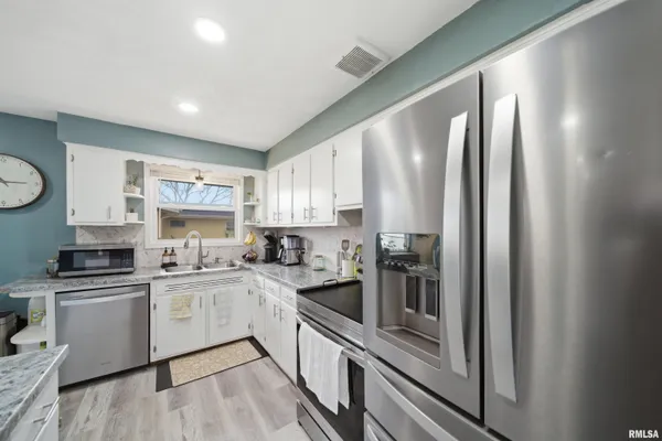 $189,900 | 1601 North 11th Street, Pekin, IL 61554