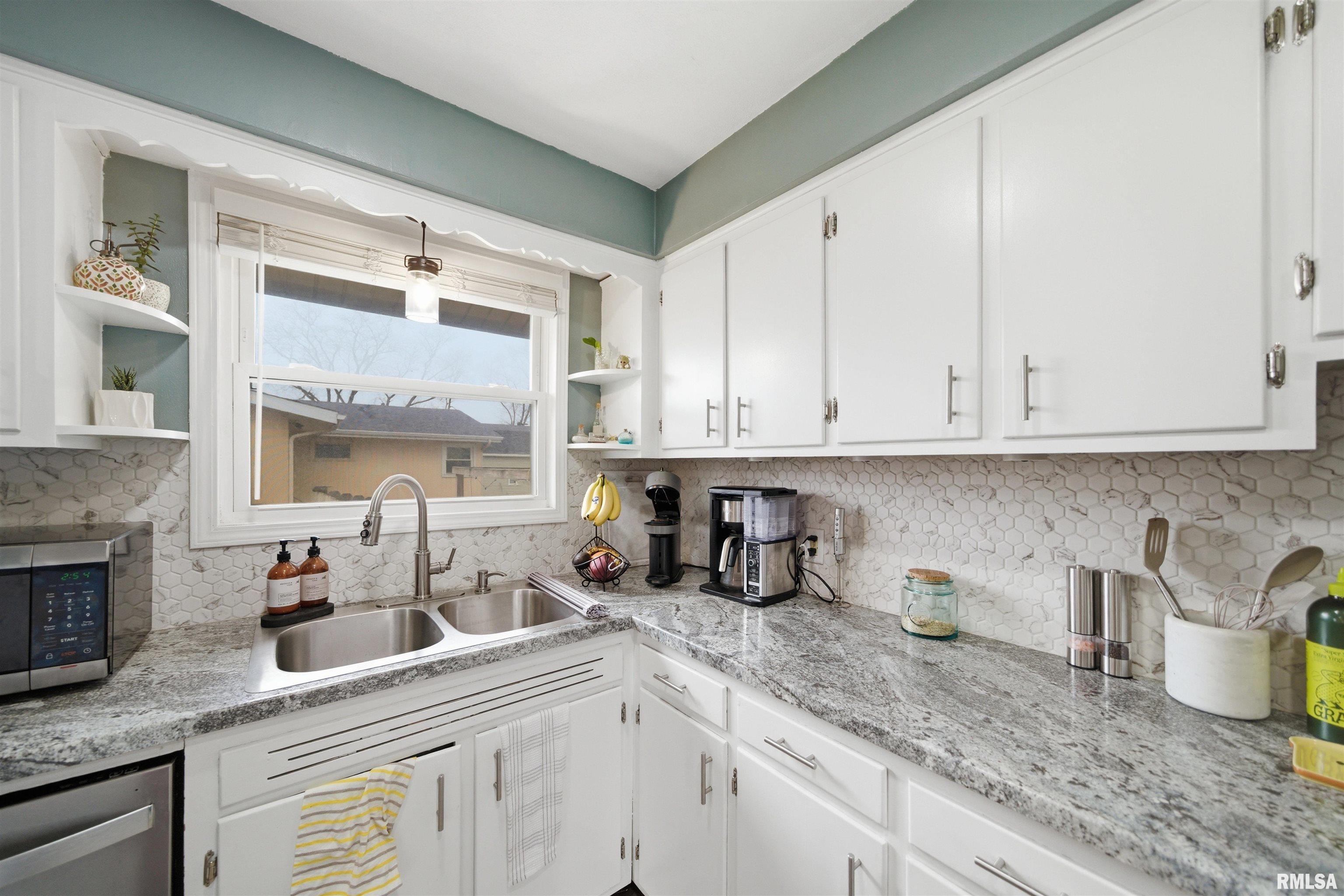 1601 North 11th Street Pekin, IL 61554 - Photo 14 of 36