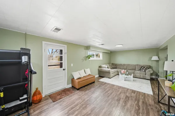 $189,900 | 1601 North 11th Street, Pekin, IL 61554