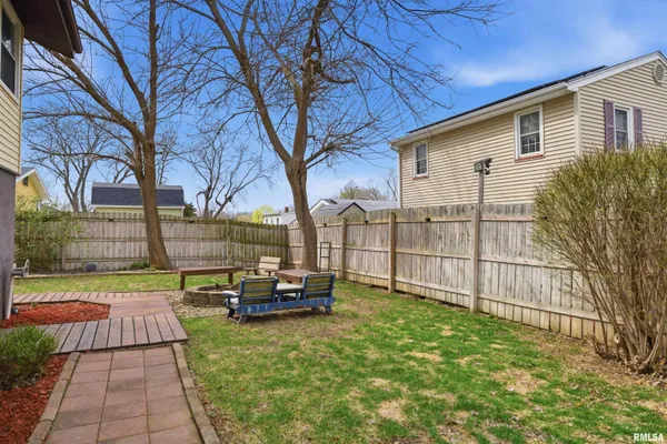 $189,900 | 1601 North 11th Street, Pekin, IL 61554