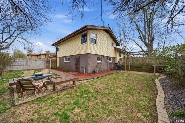 $189,900 | 1601 North 11th Street, Pekin, IL 61554