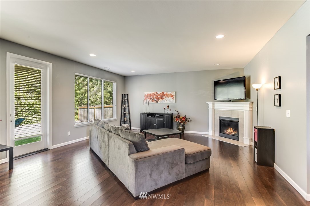 13755 173rd Place Southeast Renton, WA 98059 - Photo 4 of 25