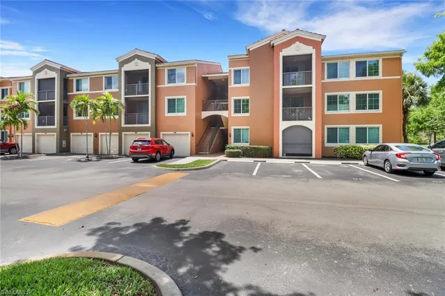 $2,200 | 1190 Reserve Way, Unit 206, Naples, FL 34105