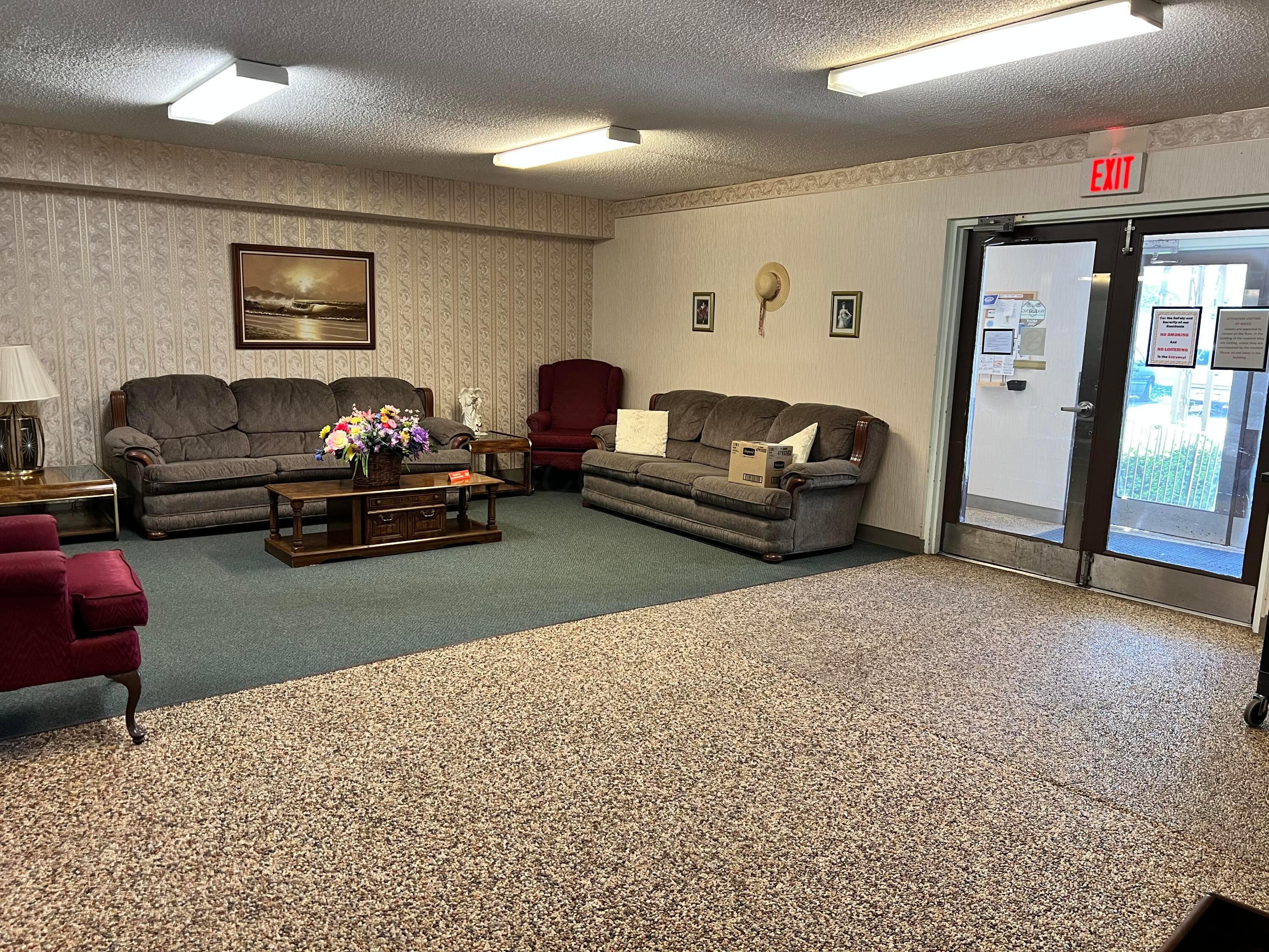 4141 Karl Road, Unit 309 Columbus, OH 43224 - Photo 25 of 27 Seating area just inside the entrance to the building.