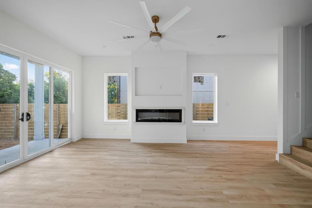 345 Bonnie View Road Dallas, TX 75203 - Photo 7 of 34 Gallery Image 7