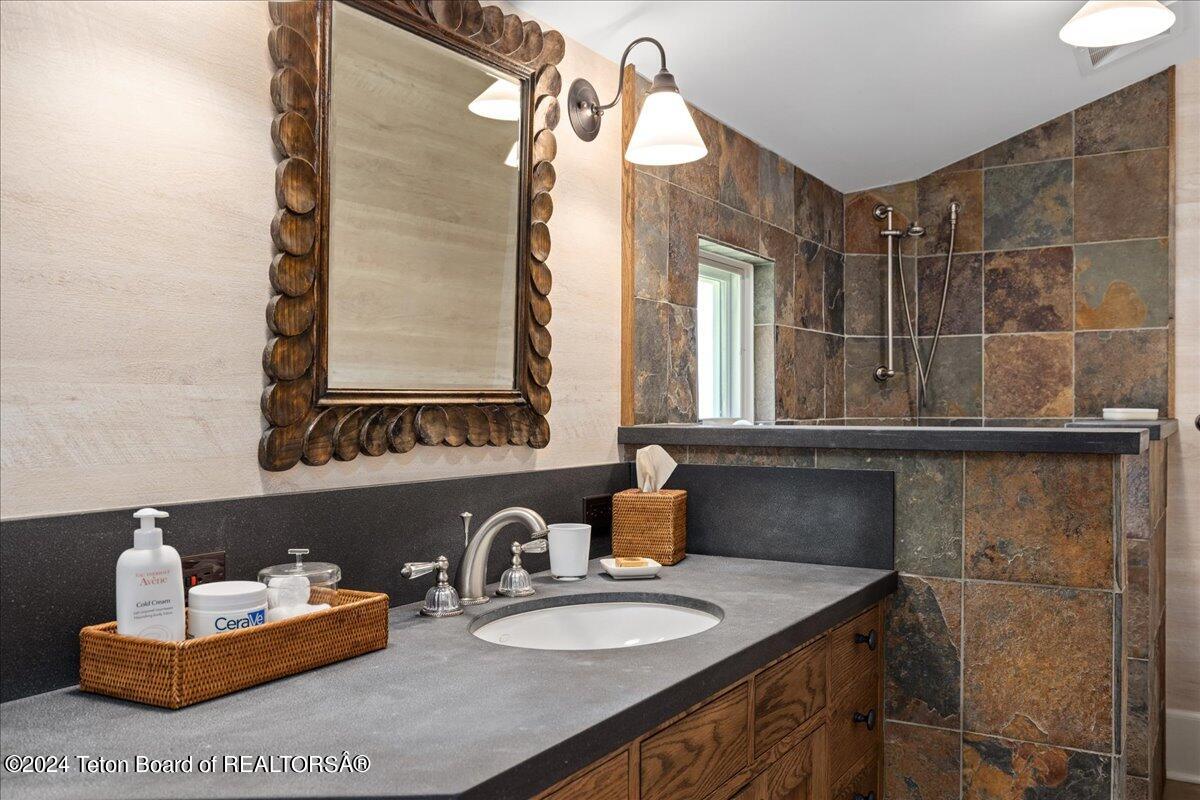 255 East Lucas Riva Ridge Road Jackson, WY 83001 - Photo 25 of 38 Wynken Guest Cottage Bathroom