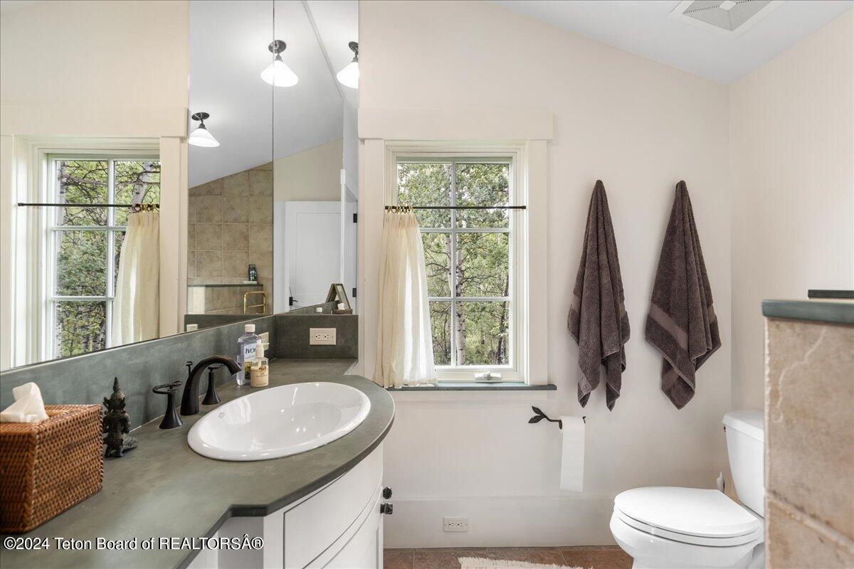 255 East Lucas Riva Ridge Road Jackson, WY 83001 - Photo 30 of 38 Nod Cottage Bathroom