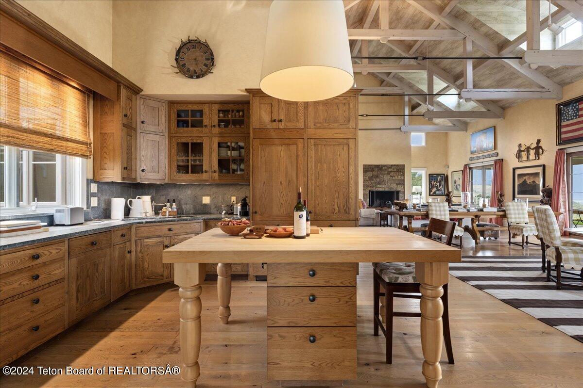 255 East Lucas Riva Ridge Road Jackson, WY 83001 - Photo 6 of 38 Main House Kitchen