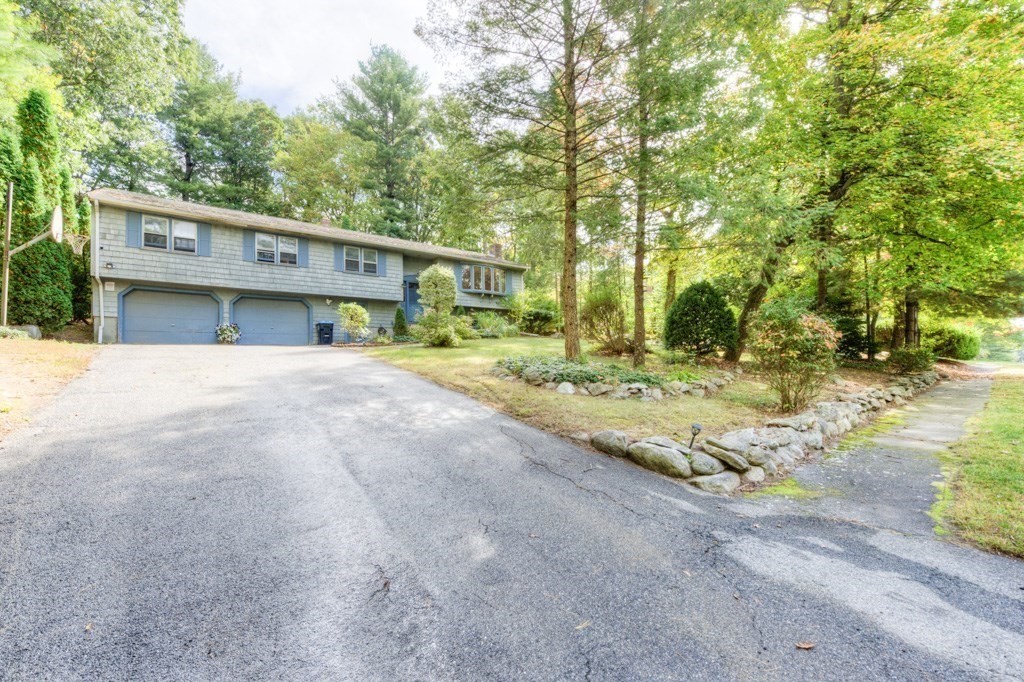 11 Browning Road Shrewsbury, MA 01545 - Photo 3 of 41 Gallery Image 3
