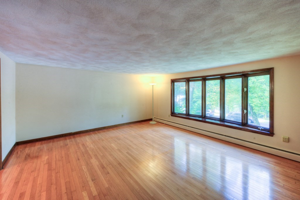 11 Browning Road Shrewsbury, MA 01545 - Photo 4 of 41 Gallery Image 4